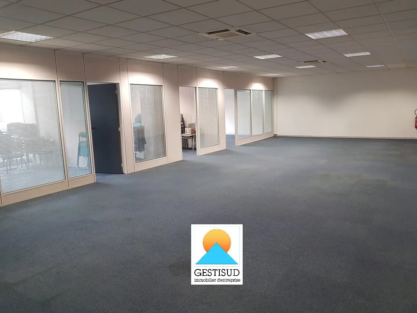 Bureau dans Gémenos à louer Photo de l’immeuble– Image 1 sur 4