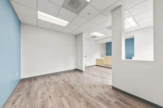 250 Hillside Blvd, South San Francisco, CA à louer Photo intérieure– Image 2 sur 9