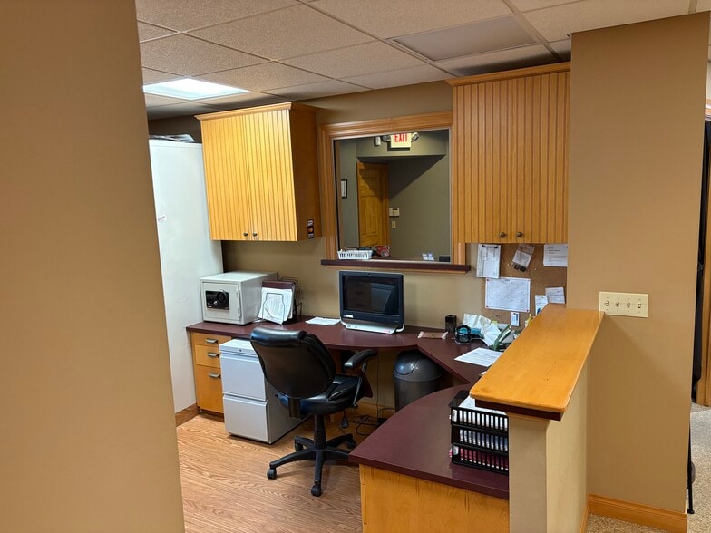 304 N Rapids Rd, Manitowoc, WI à louer - Photo intérieure – Image 2 sur 12