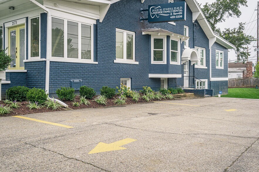 2173 Eastview Ave, Louisville, KY à louer - Photo de l’immeuble – Image 2 sur 7