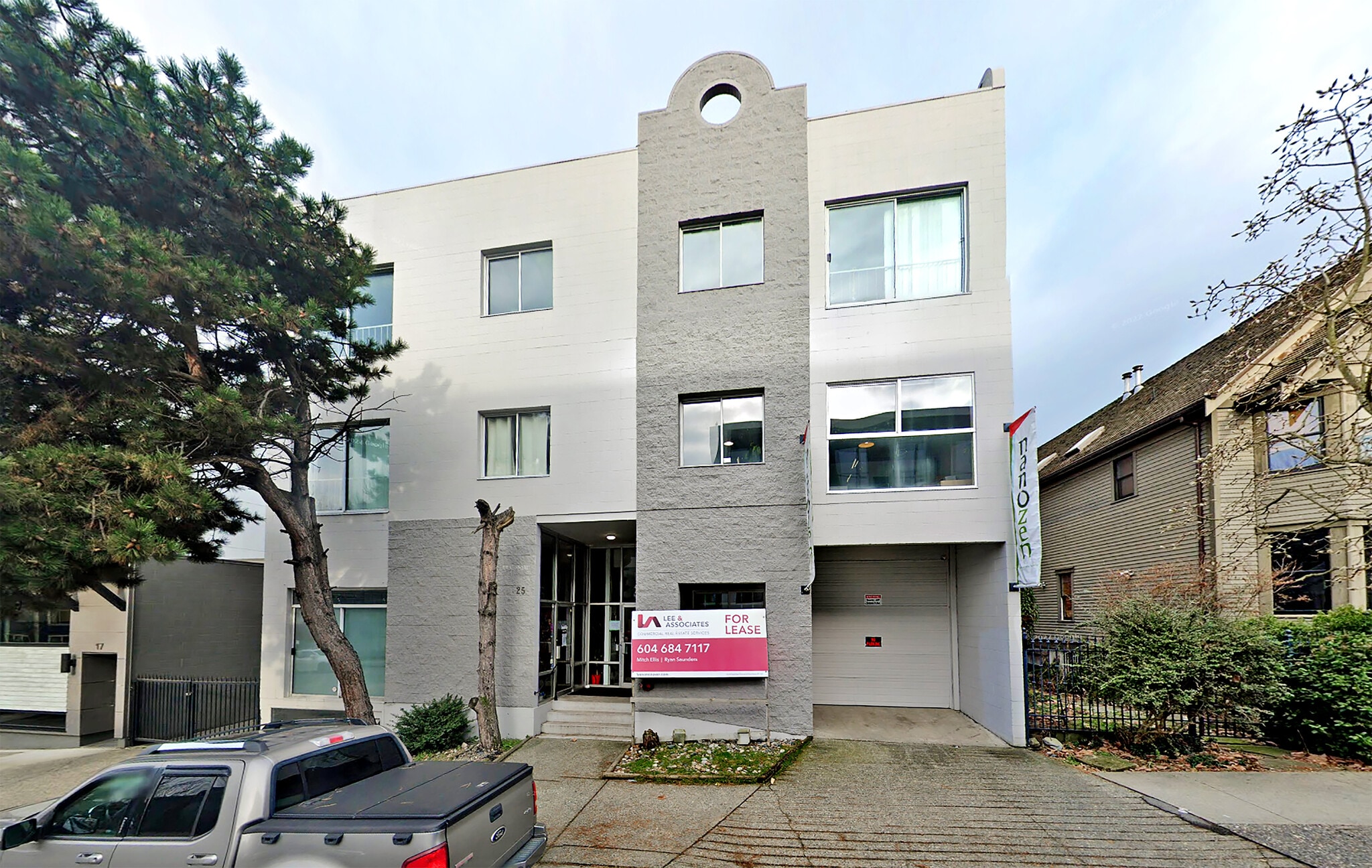 25 6th Ave E, Vancouver, BC à louer Photo principale– Image 1 sur 5