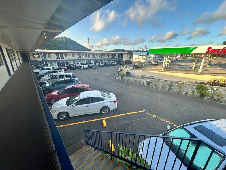 1593 US 101 Hwy, Reedsport, OR à vendre - Photo de l’immeuble – Image 1 sur 14