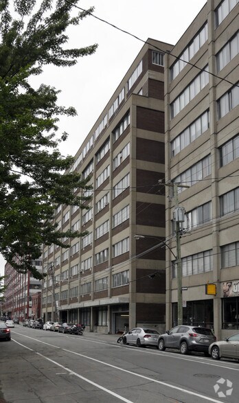 5425 Av Casgrain, Montréal, QC à louer - Photo de l’immeuble – Image 3 sur 7
