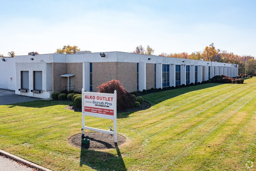 8801 Kelso Dr, Essex, MD à louer - Photo de l’immeuble – Image 2 sur 5