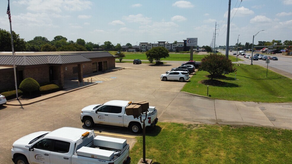 449 S Broadway St, Joshua, TX à vendre - Photo de l’immeuble – Image 2 sur 6