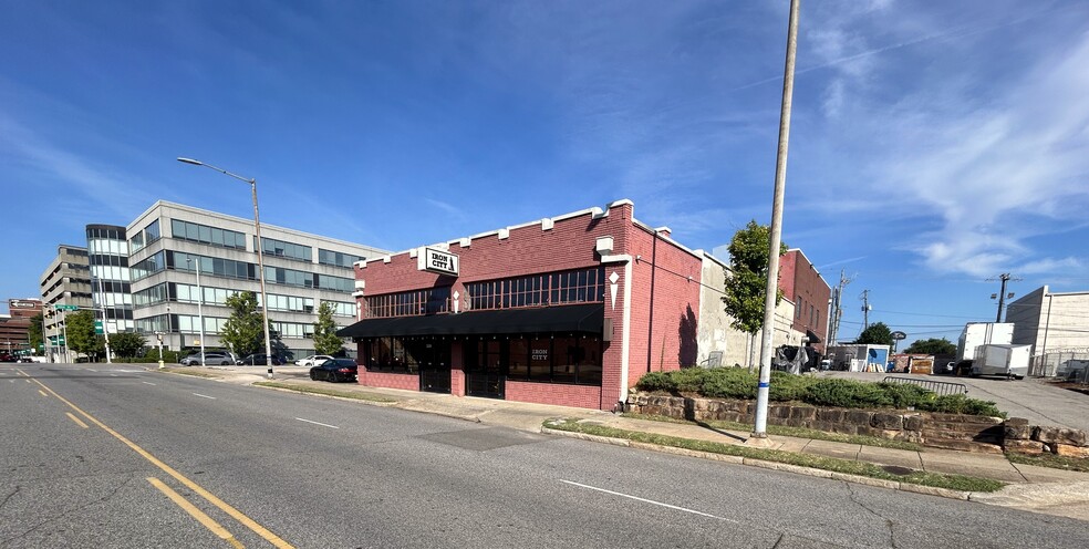 2208 6th Ave S, Birmingham, AL à louer - Photo de l’immeuble – Image 3 sur 6