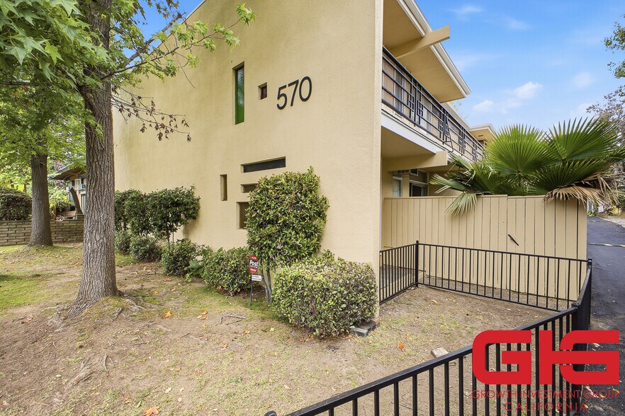 570 N Madison Ave, Pasadena, CA à vendre - Photo de l’immeuble – Image 2 sur 44