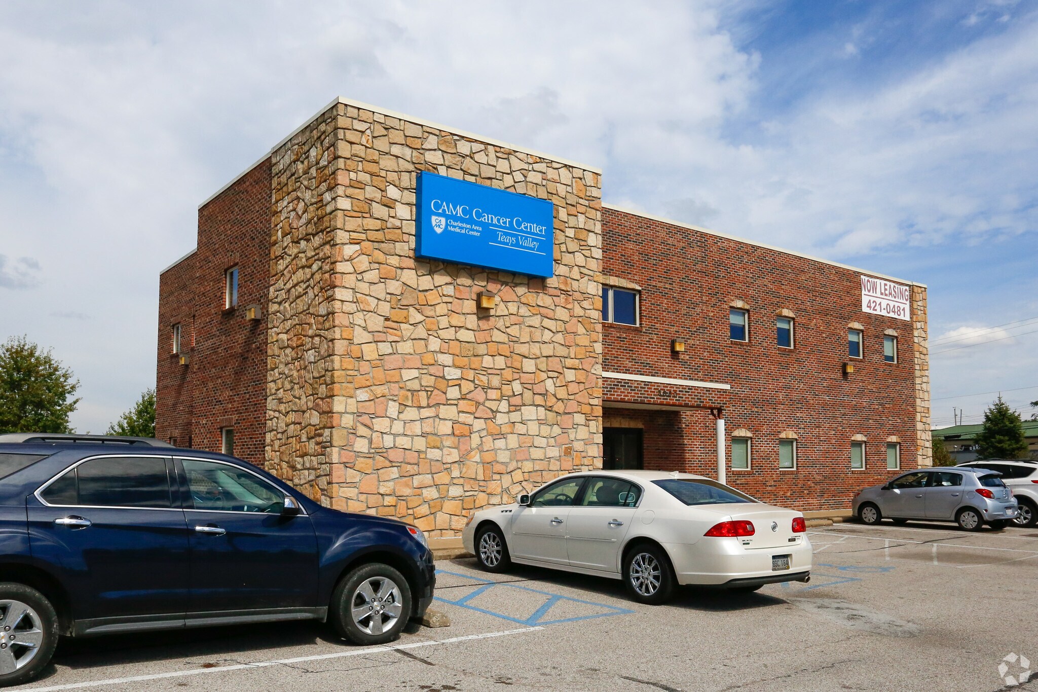 3860 Teays Valley Rd, Hurricane, WV à louer Photo principale– Image 1 sur 4