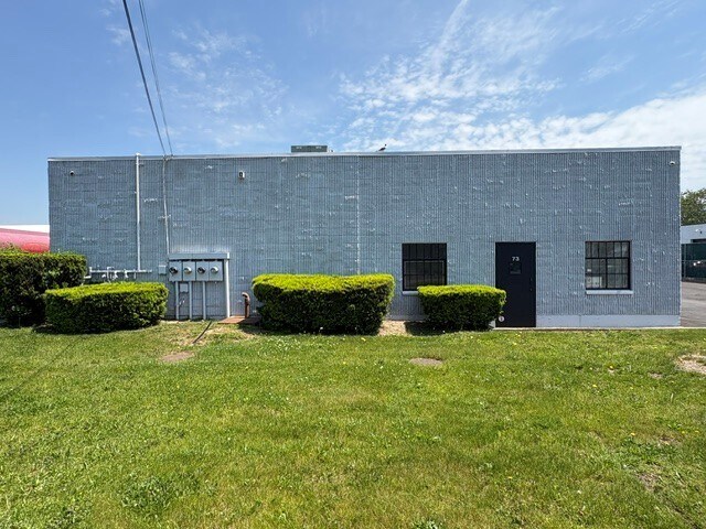 73 Nancy St, West Babylon, NY à louer - Photo de l’immeuble – Image 2 sur 4