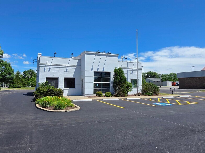1245 Pearl Rd, Brunswick, OH à vendre - Photo de l’immeuble – Image 2 sur 5