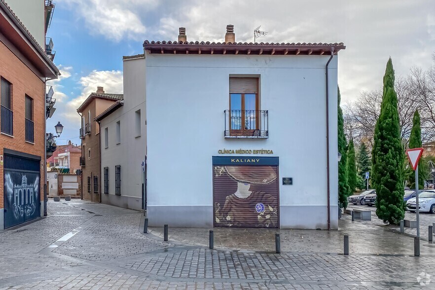 Immeuble residentiel dans Alcalá de Henares, Madrid à vendre - Photo de l’immeuble – Image 3 sur 3