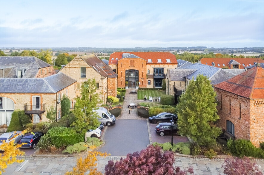 Alderton Rd, Alderton à louer - Photo de l’immeuble – Image 2 sur 15