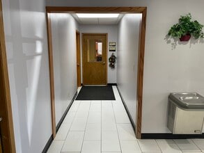 6299 University Ave NE, Fridley, MN à louer Photo intérieure– Image 2 sur 11