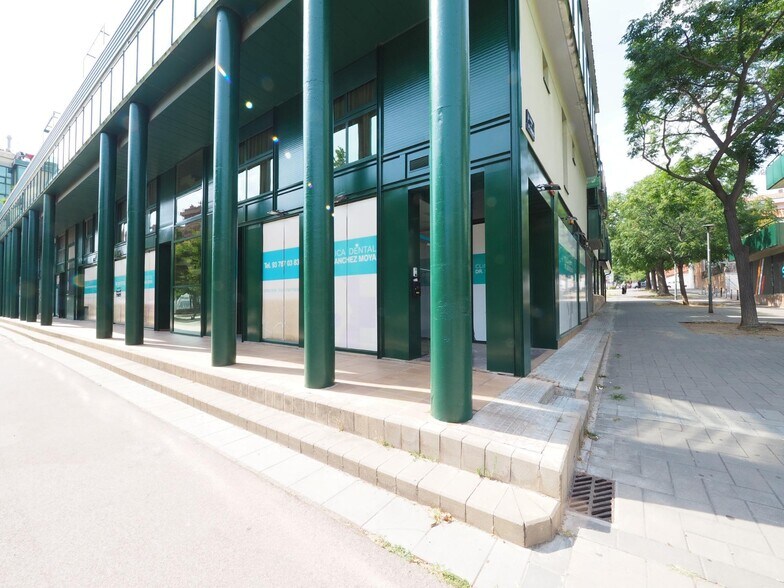 Immeuble residentiel dans Terrassa, Barcelona à vendre - Photo de l’immeuble – Image 2 sur 3