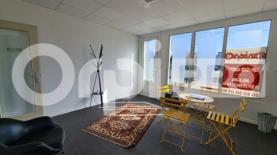 Local commercial dans Estivareilles à louer - Photo de l’immeuble – Image 3 sur 8
