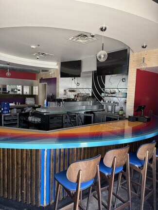 Plus de détails pour 314 E Hickory St, Denton, TX - Local commercial à louer