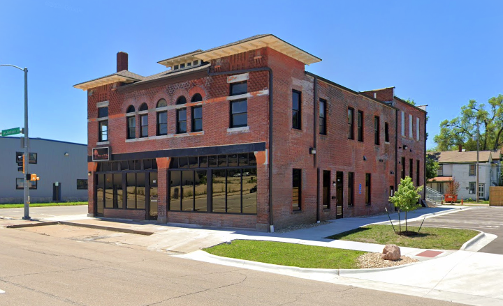 335 SW Jackson St, Topeka, KS à vendre - Photo de l’immeuble – Image 1 sur 9