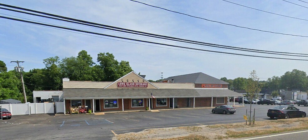 400 Hawkins Ave, Lake Ronkonkoma, NY à vendre - Photo de l’immeuble – Image 2 sur 9