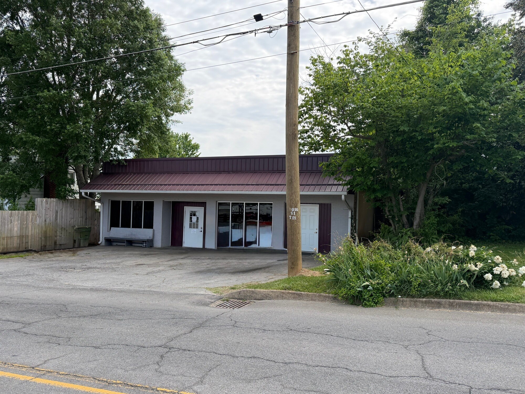 205 S Armstrong Rd, Rogersville, TN à vendre Photo de l’immeuble– Image 1 sur 20