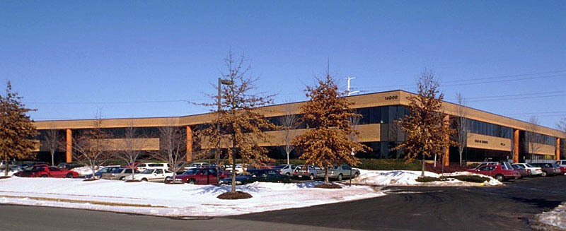 14000 Thunderbolt Pl, Chantilly, VA à louer - Photo de l’immeuble – Image 2 sur 9