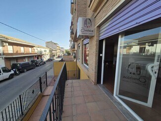 Plus de détails pour Local commercial à vendre
