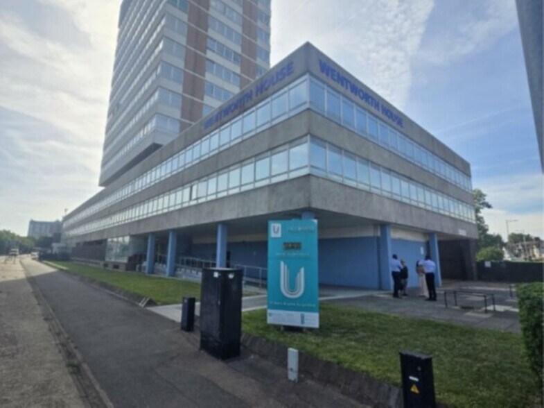 350 Eastern Ave, Ilford à louer - Photo de l’immeuble – Image 1 sur 2