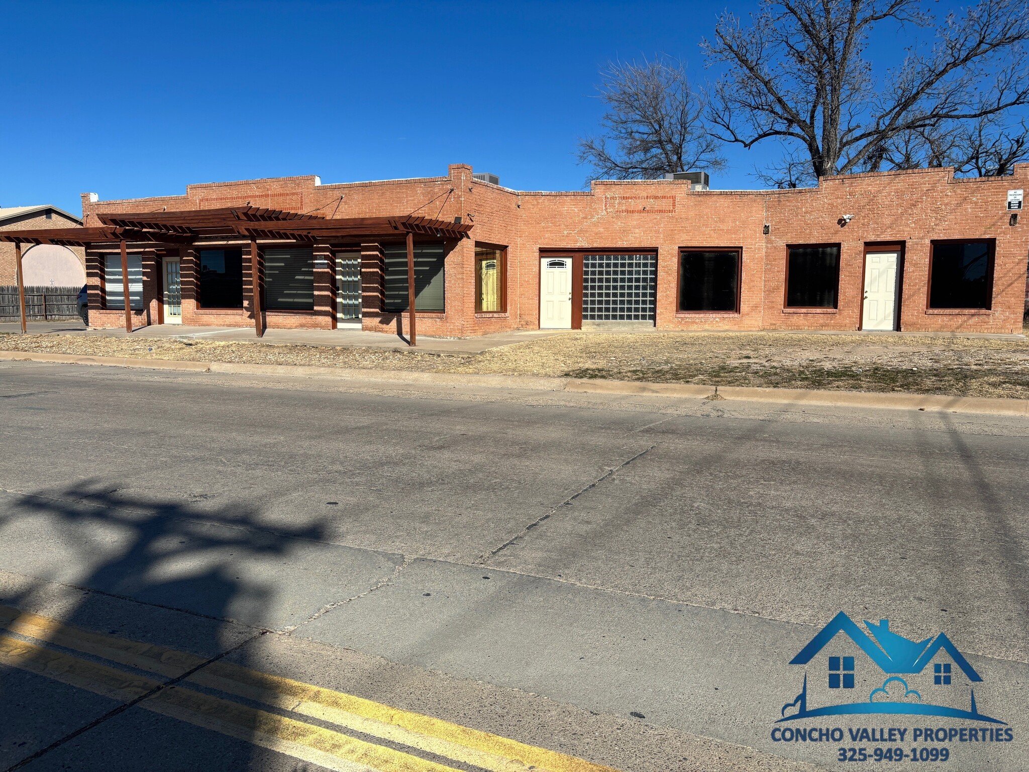 324 E Harris St, San Angelo, TX à louer Photo de l’immeuble– Image 1 sur 6