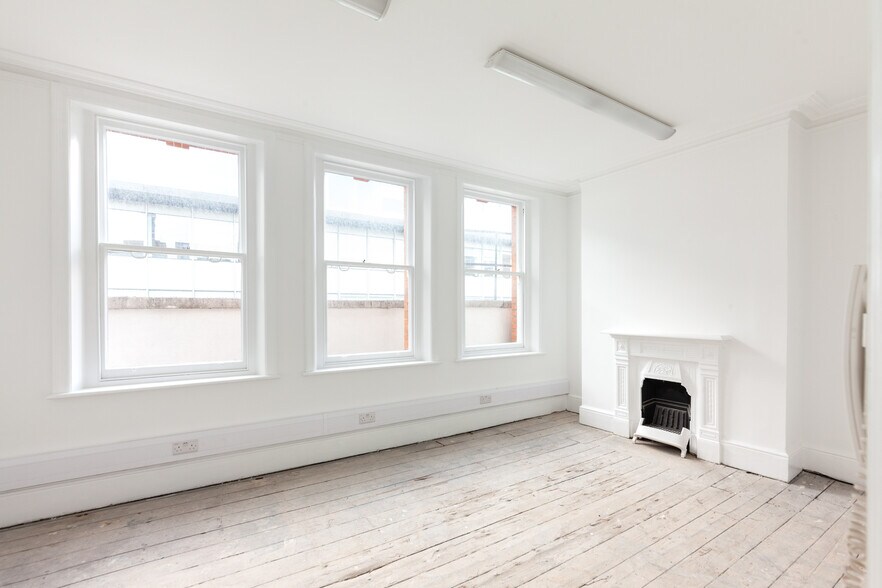 85 Mortimer St, Londres à louer - Photo de l’immeuble – Image 2 sur 7