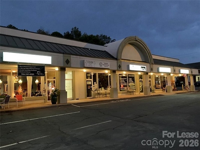 11205 Lawyers Rd, Mint Hill, NC à louer Photo principale– Image 1 sur 7