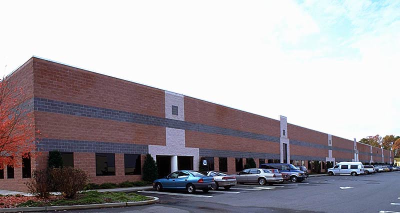 10 Alvin Ct, East Brunswick, NJ à louer - Photo de l’immeuble – Image 2 sur 4