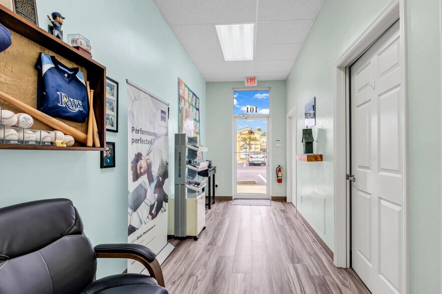 24420 Sand Hill Blvd, Punta Gorda, FL à louer - Photo de l’immeuble – Image 3 sur 37