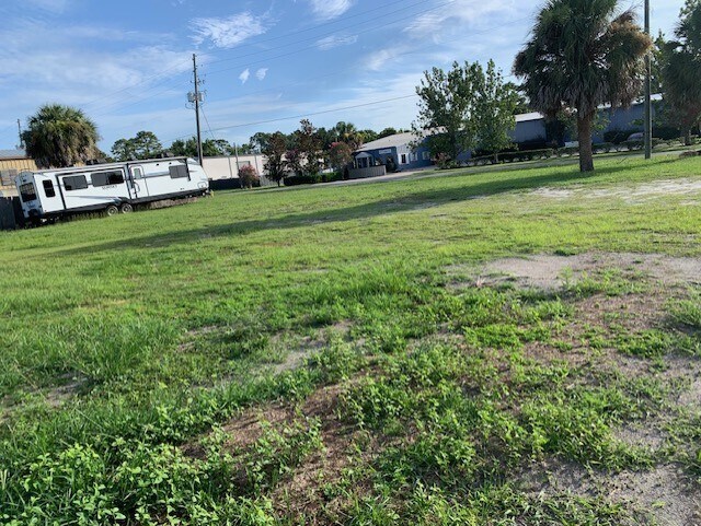 1720 Langley Ave, Deland, FL à louer - Photo de l’immeuble – Image 2 sur 4