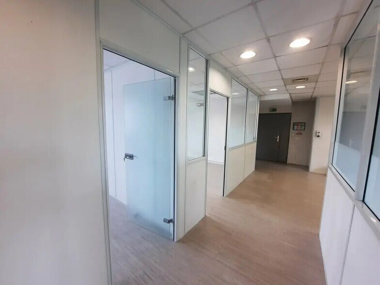 Bureau dans Rouen à louer - Photo de l’immeuble – Image 2 sur 7