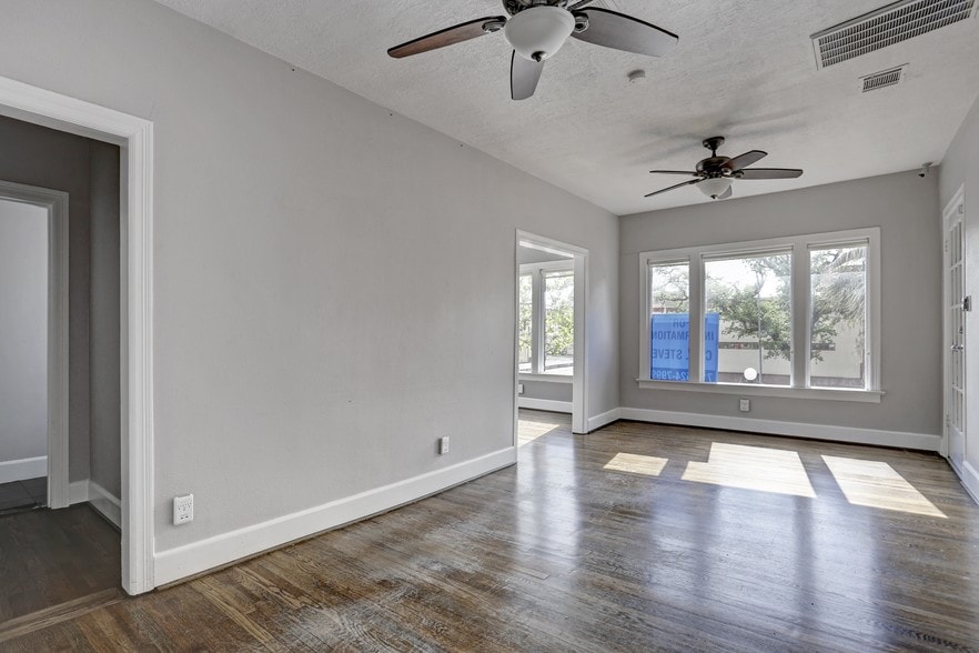 4317 Montrose Blvd, Houston, TX à louer - Photo de l’immeuble – Image 2 sur 6