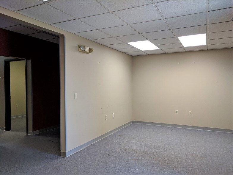 901 W Main St, El Paso, IL à vendre - Autre – Image 2 sur 55