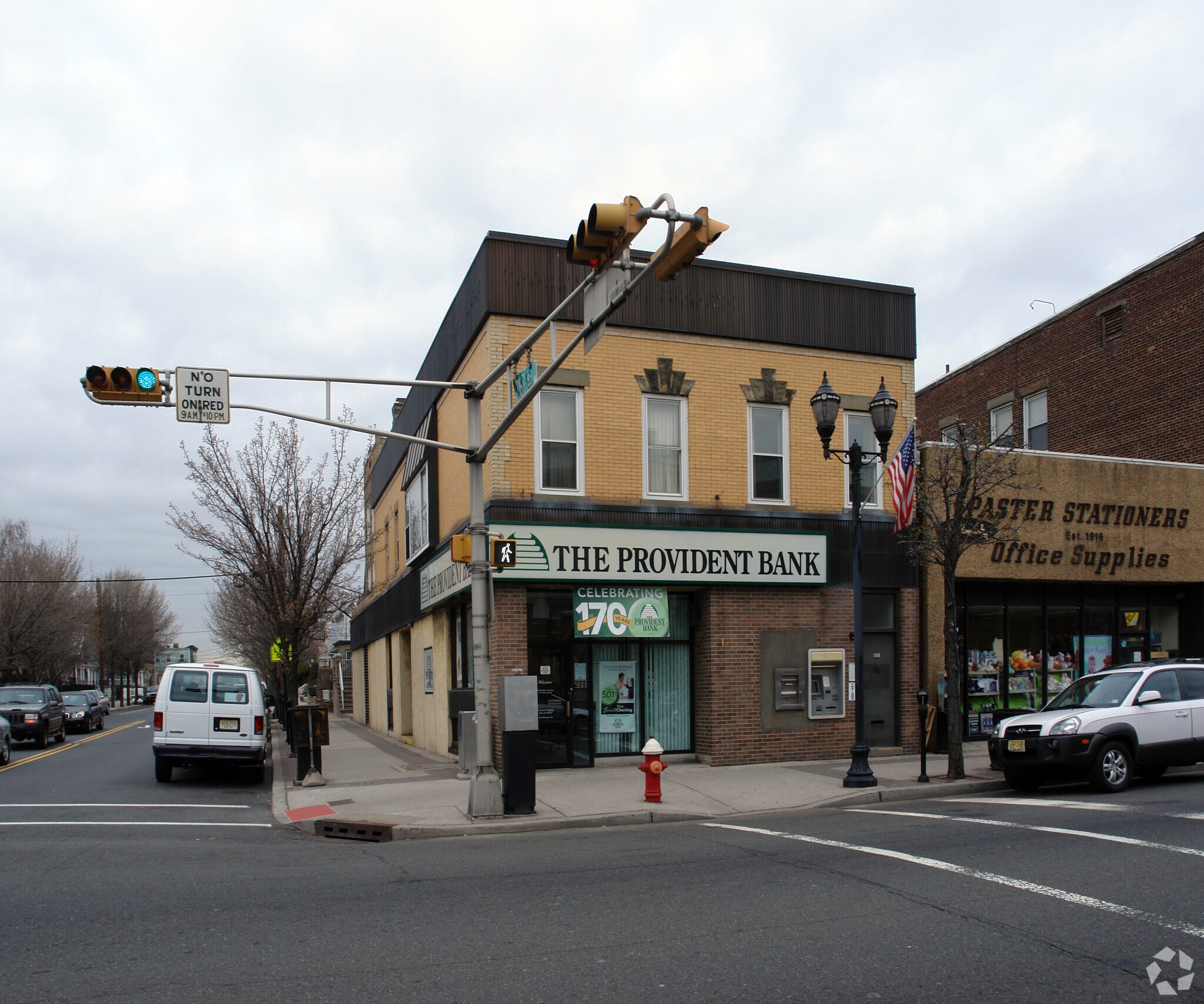 569 Broadway, Bayonne, NJ à louer Photo principale– Image 1 sur 3