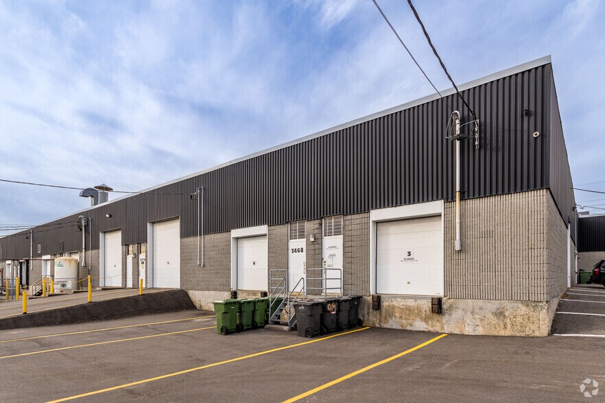 3450-3560 Boul Poirier, Montréal, QC à louer - Photo de l’immeuble – Image 2 sur 5