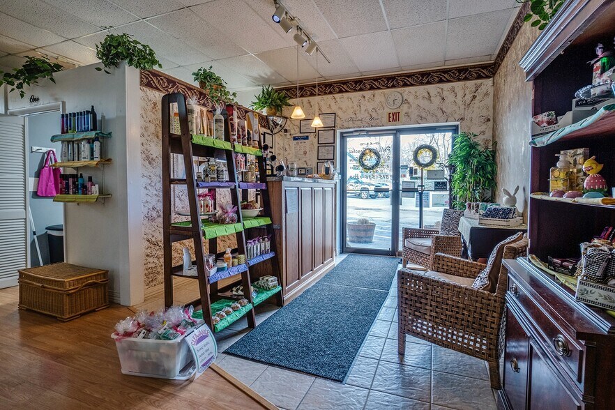 6 Bush Park Ln, Penn Yan, NY à vendre - Photo de l’immeuble – Image 2 sur 15