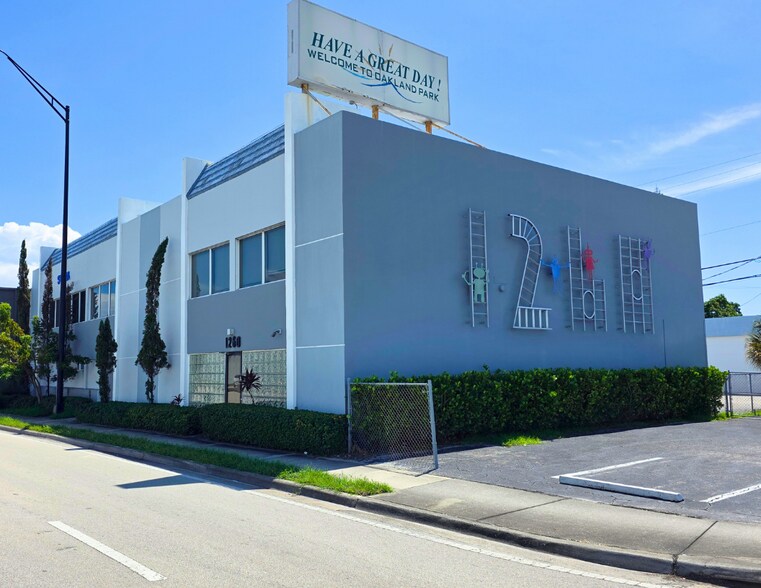 1260 E Oakland Park Blvd, Oakland Park, FL à vendre - Photo principale – Image 1 sur 18