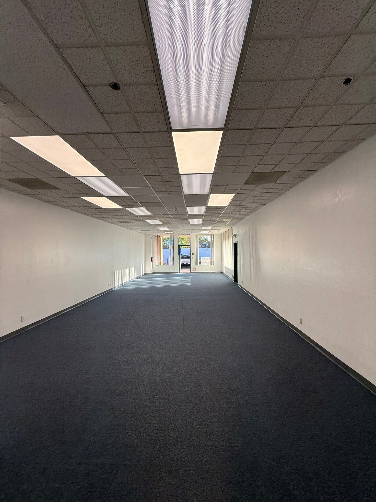 970 Broadway, Chula Vista, CA à louer Photo intérieure– Image 1 sur 3