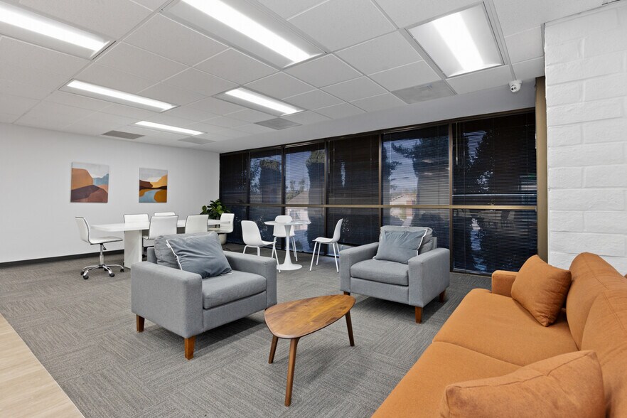 23591 El Toro Rd, Lake Forest, CA à louer - Numérisation 3D Matterport – Image 2 sur 39