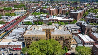 Plus de détails pour 40-15 81st St, Elmhurst, NY - Logement à vendre