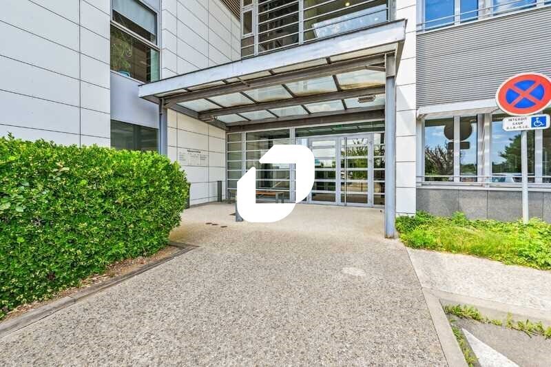 24 Bis Avenue De La Demi-Lune, Roissy-en-France à louer Photo de l’immeuble– Image 1 sur 17