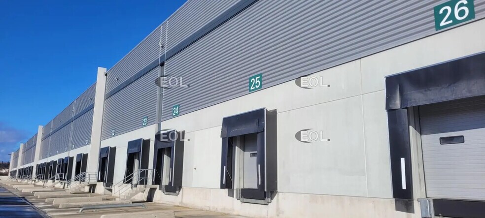 Industriel/Logistique dans Saint-Quentin-Fallavier à louer - Photo de l’immeuble – Image 3 sur 8