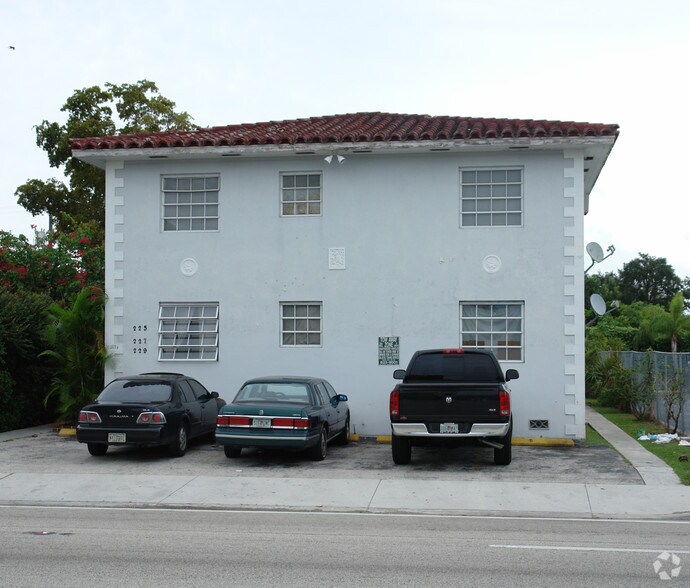 225 SW 27th Ave, Miami, FL à vendre - Photo principale – Image 1 sur 2