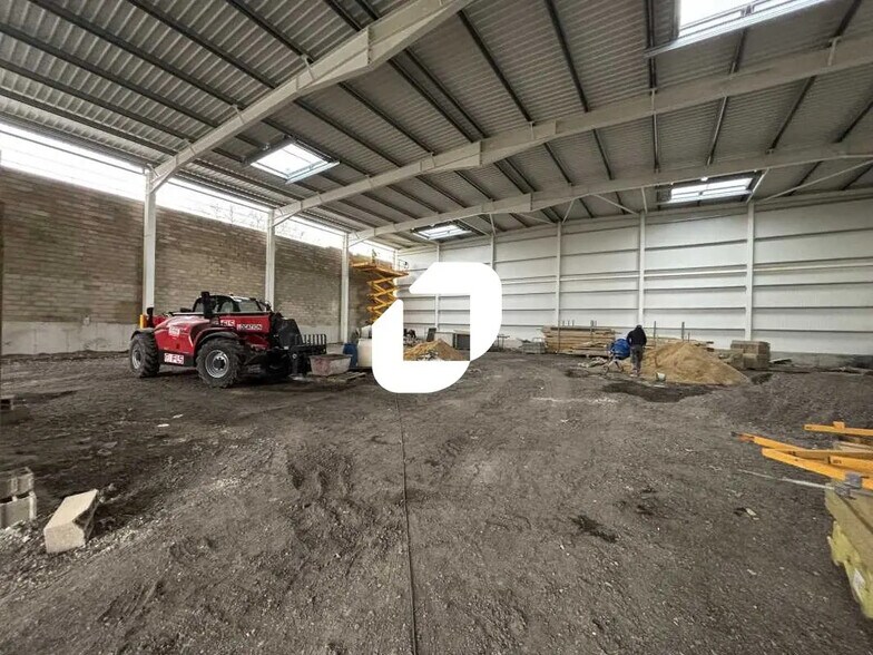 Local d’activités dans Bondoufle à louer - Photo de l’immeuble – Image 2 sur 4