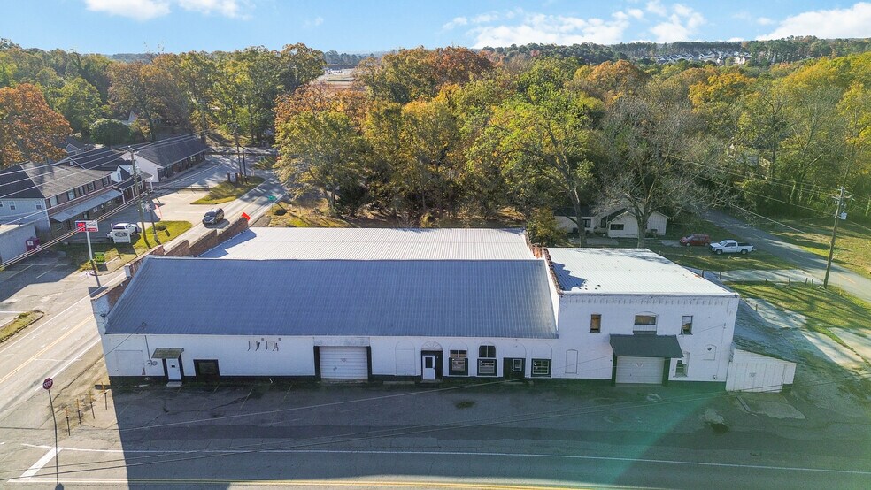 21 W Broad St, Hoschton, GA à vendre - Photo principale – Image 1 sur 9
