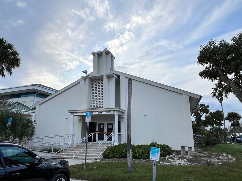 155 Bay Rd, Fort Myers, FL à vendre - Photo de l’immeuble – Image 3 sur 5