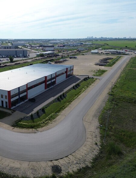 3125 Red Fife Rd, Winnipeg, MB à vendre - Photo de l’immeuble – Image 2 sur 12