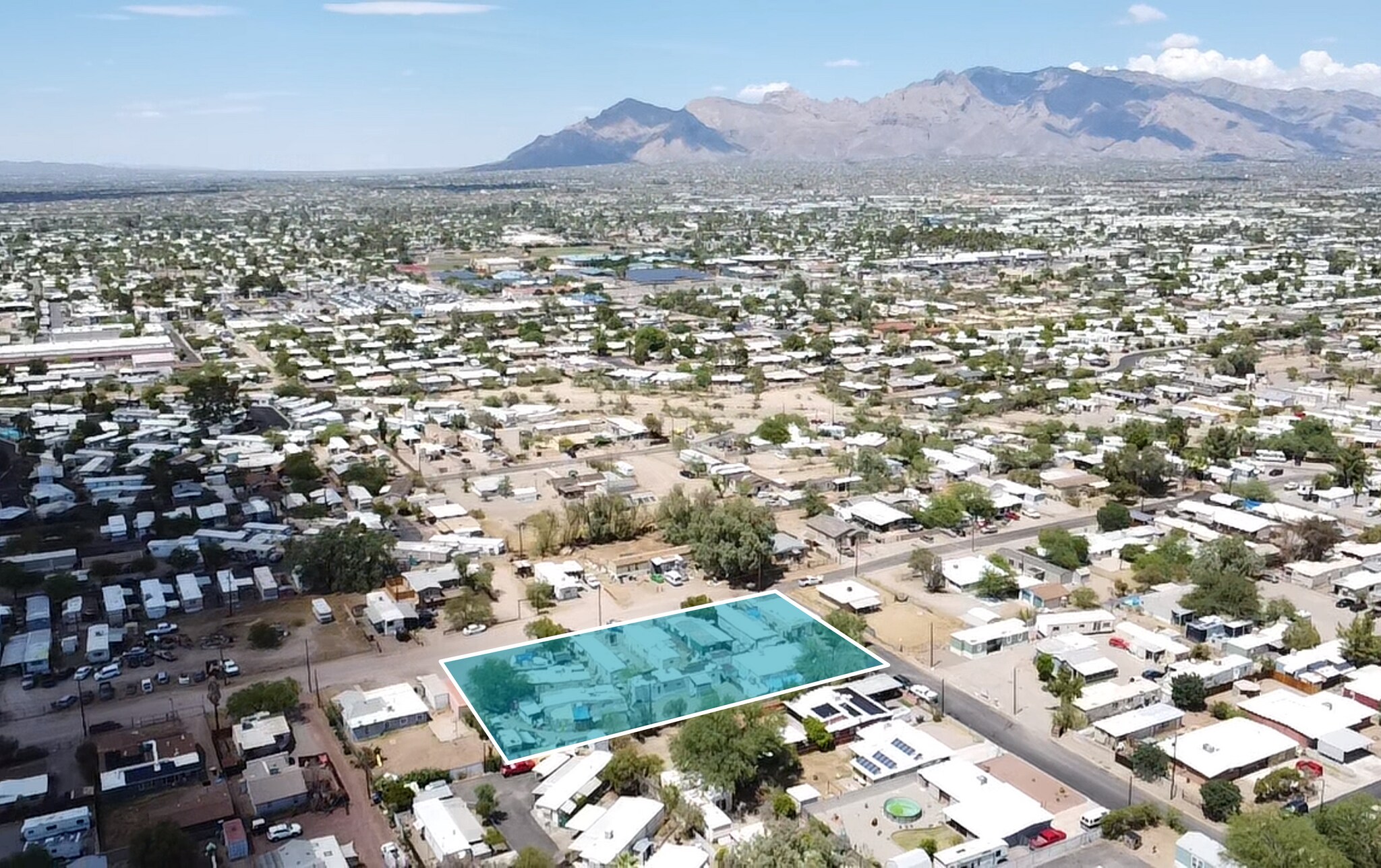 1701 W Higgins Ln, Tucson, AZ à vendre Photo de l’immeuble– Image 1 sur 14